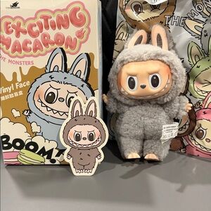 Pop Mart Macaron Sesame Bean Labubu